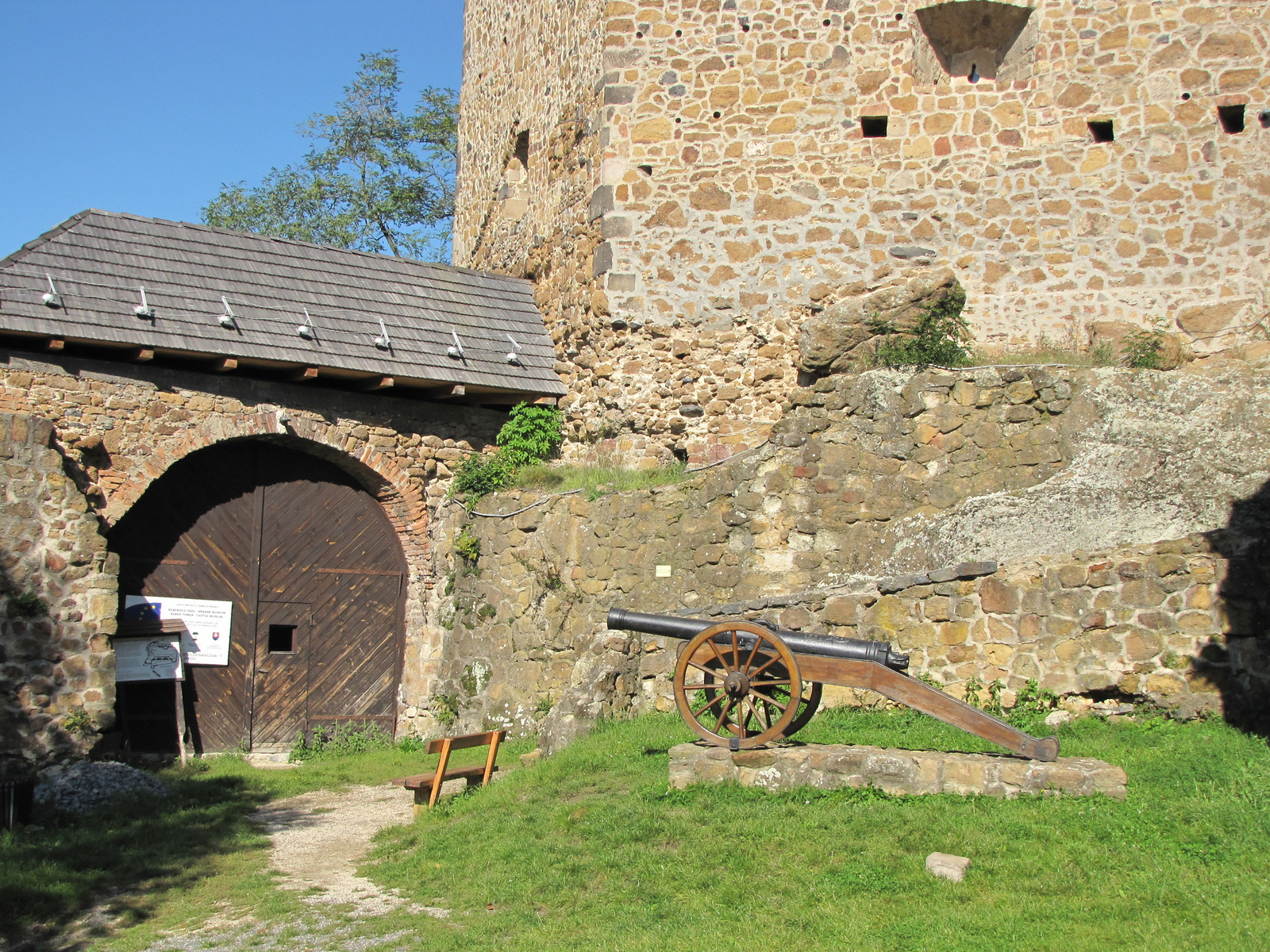 Szlovákia, Fülek, Fiľakovský hrad, SzG3