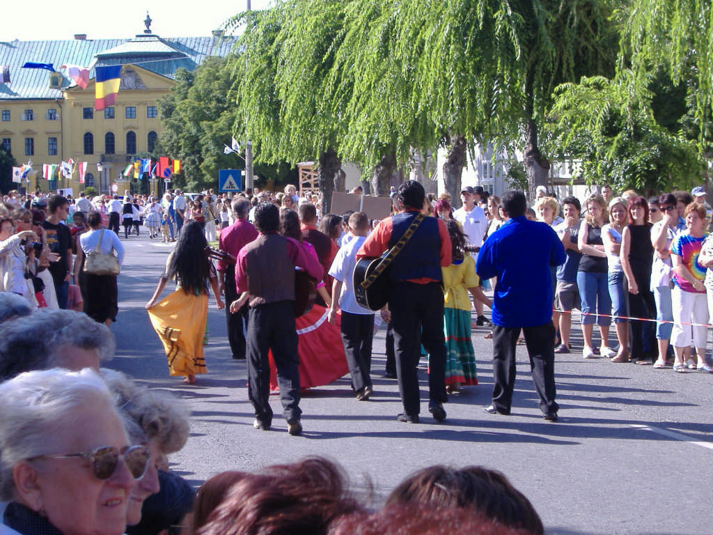 Folklórfesztivál menettánc 7