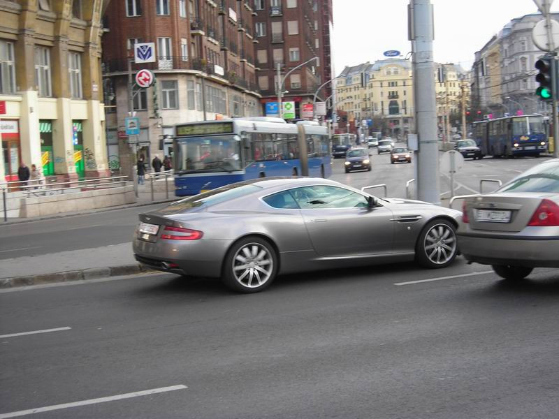 Aston Martin DB9