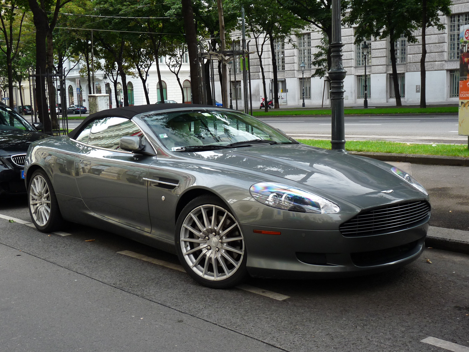 Aston Martin DB9 Volante