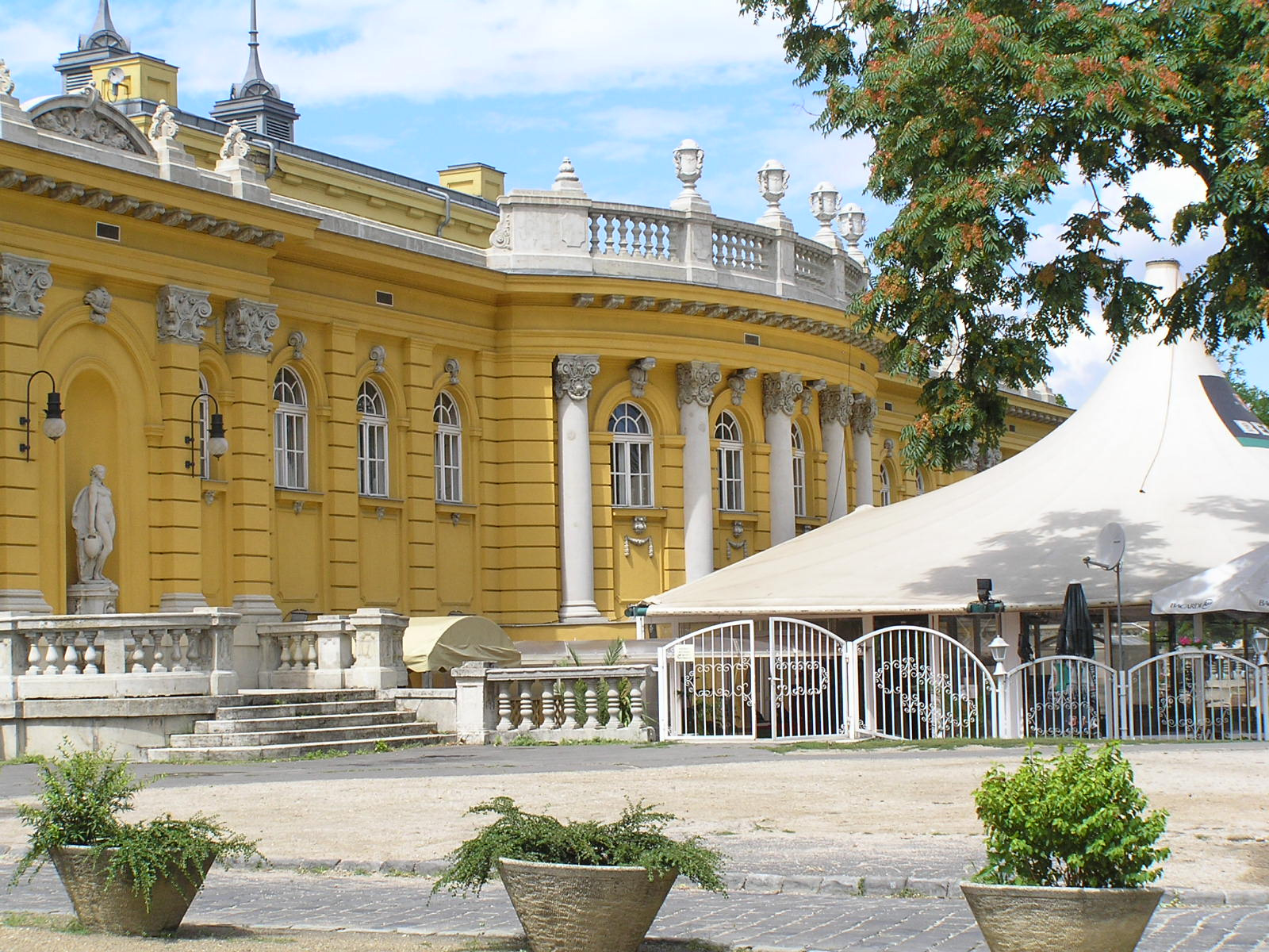 1039 Szechenyi fürdő háta