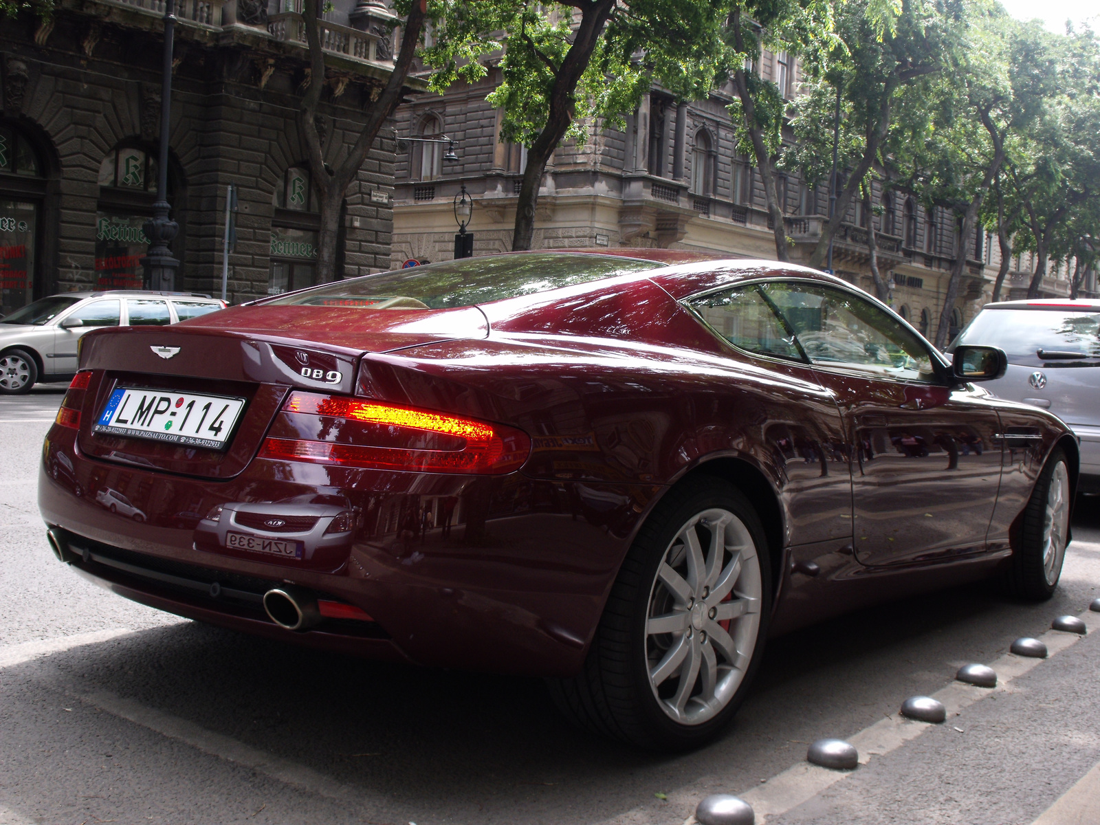 Aston Martin DB9