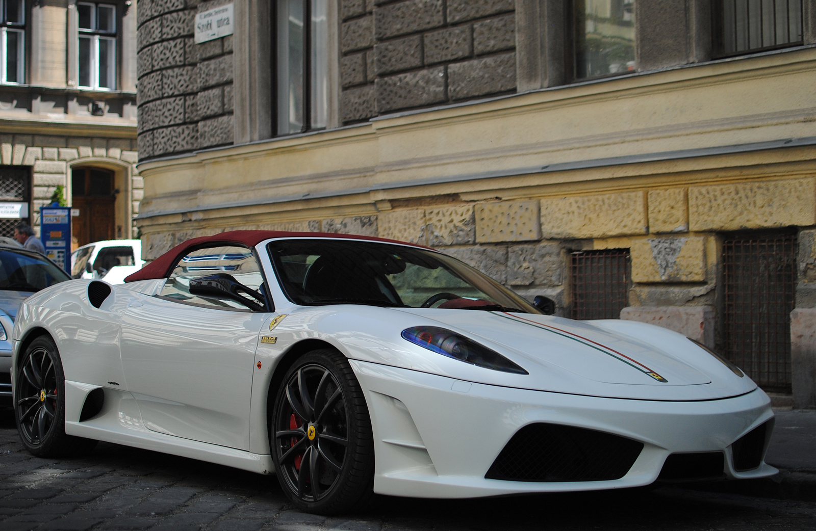 Ferrari Scuderia Spider 16M