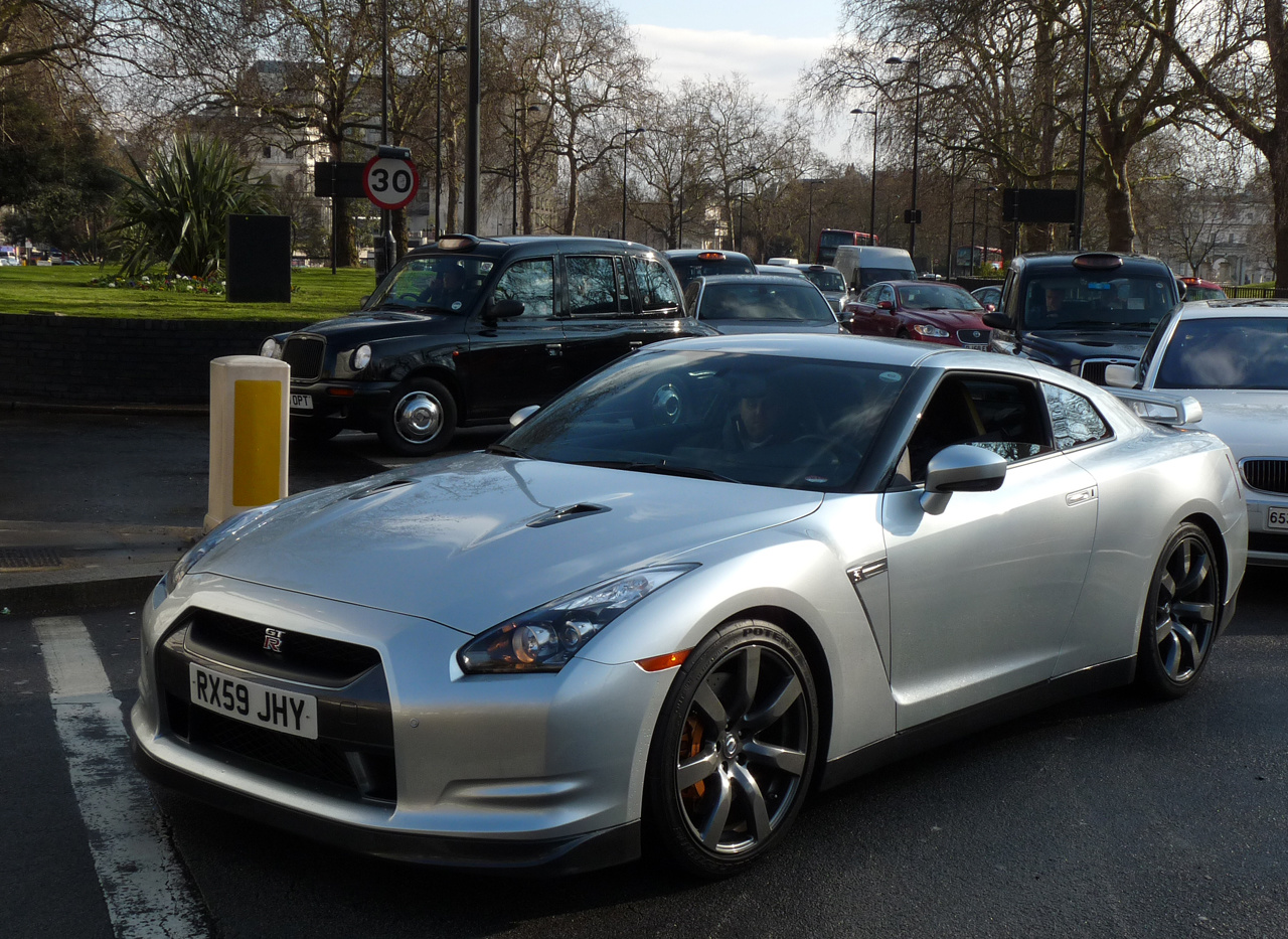 Nissan GTR