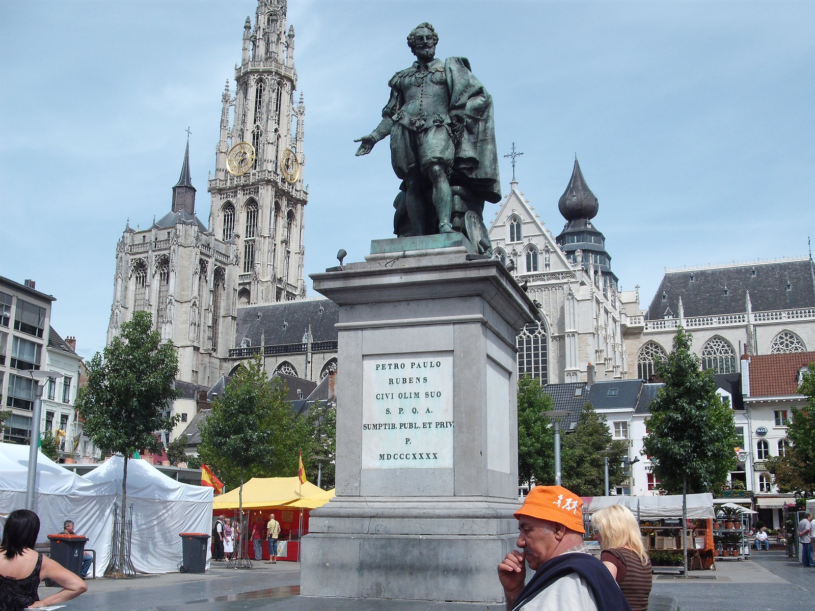 Rubens szobra Antwerpenben a Grote Markton