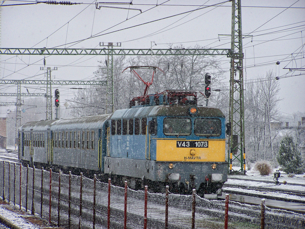 V43 - 1073 Dombóvár (2010.12.09).