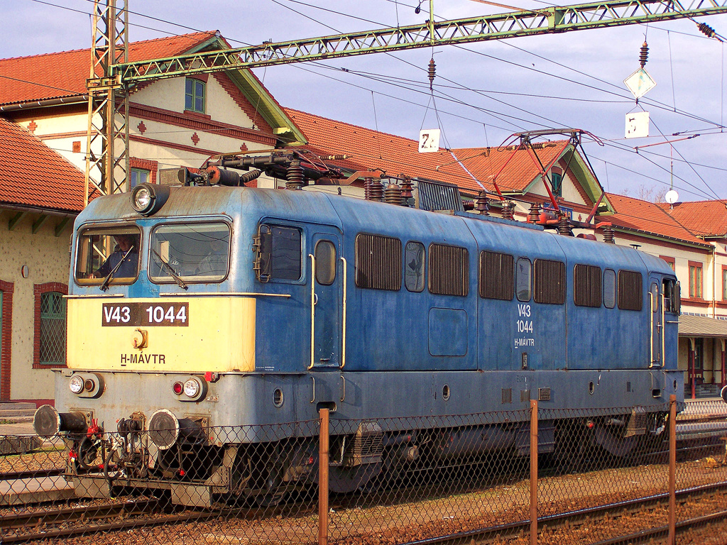 V43 - 1044 Dombóvár (2011.01.06)02.