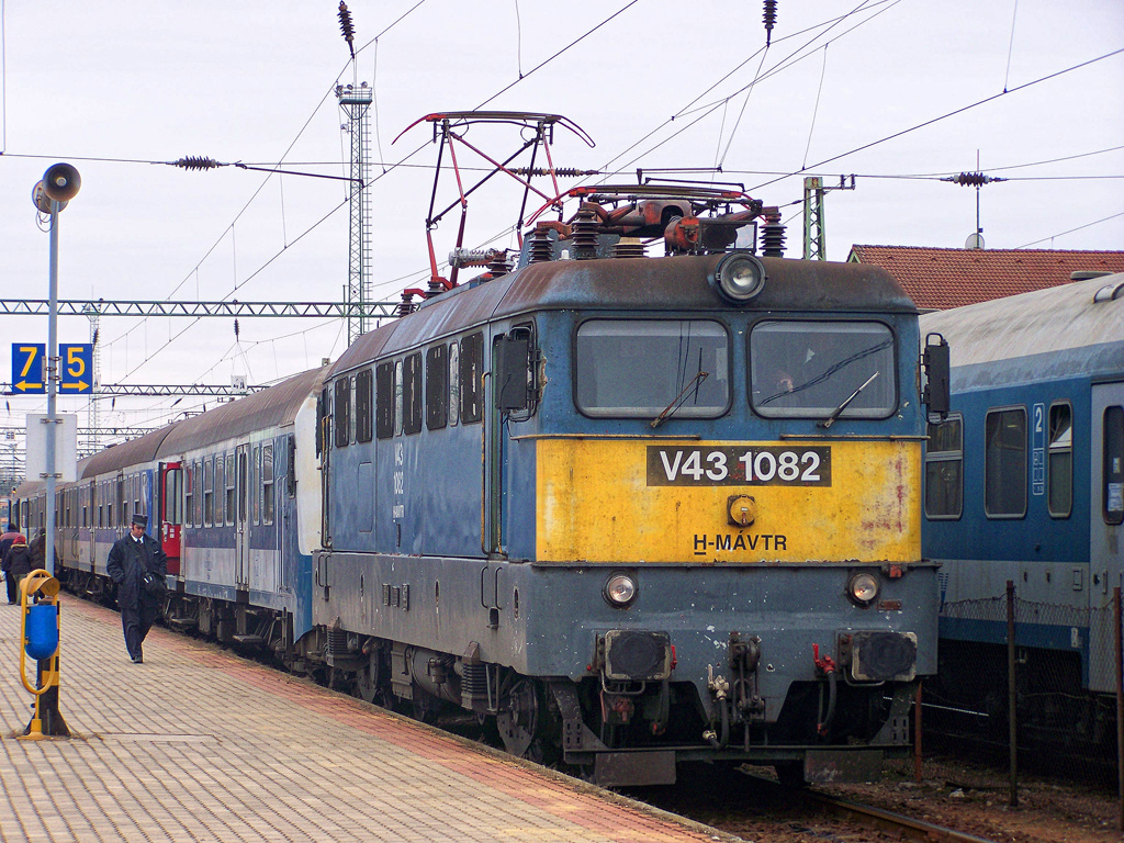 V43 - 1082 Dombóvár (2011.02.15)01.