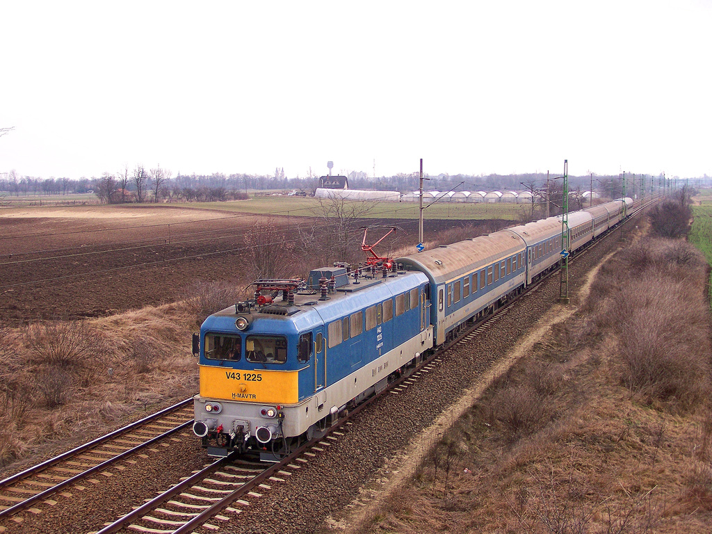 V43 - 1225 Kiskunfélegyháza (2011.02.19)02