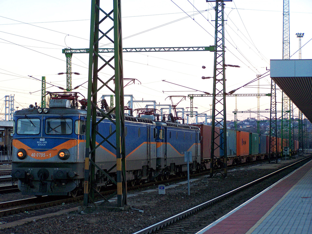 400 795 - 1 + 400 167 - 3 Kelenföld (2011.02.12)02.