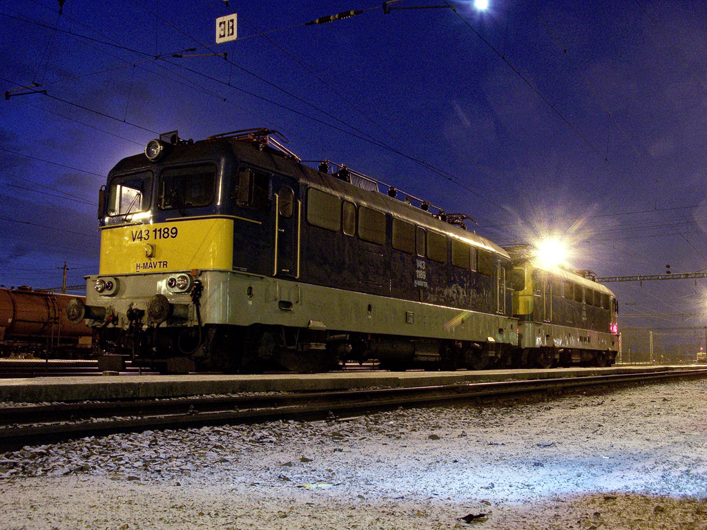 V43 - 1189 + V43 - 3159 Dombóvár (2011.01.26).