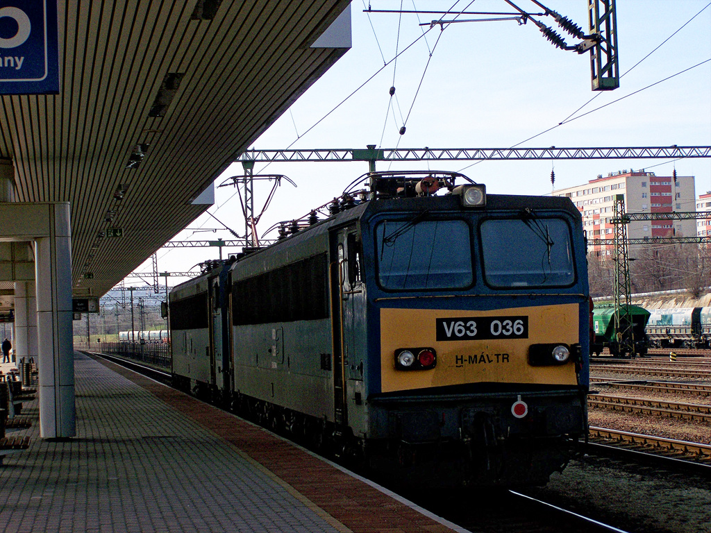 V63 - 036 + V63 - 023 Kelenföld (2011.03.24).