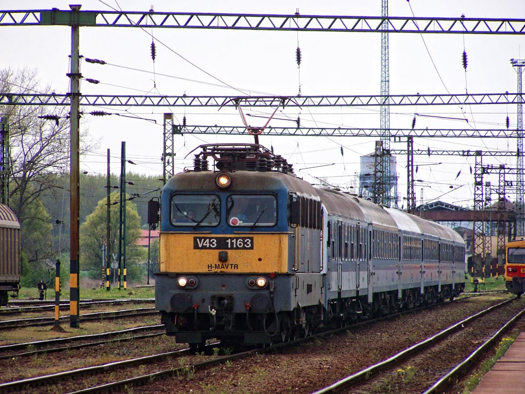 V43 - 1163 Dombóvár (2011.04.18).