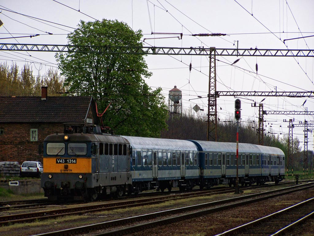 V43 - 1314 Dombóvár (2011.04.15).