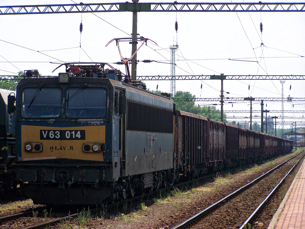 V63 - 014 Dombóvár (2011.05.20).