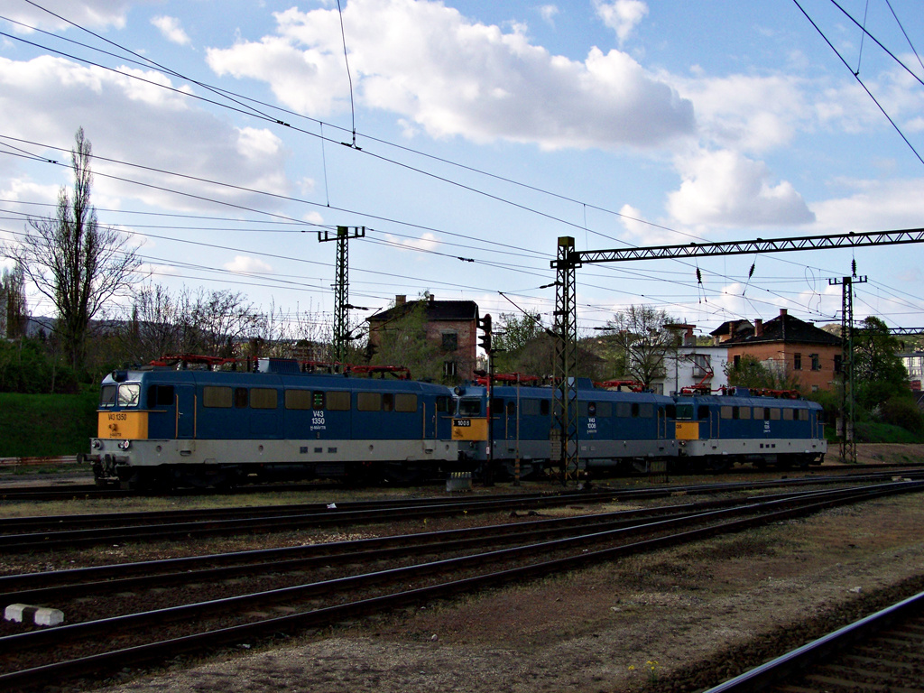 V43 - 1350 + V43 - 10008 + V43 - 1335 Kelenföld (2011.04.09).