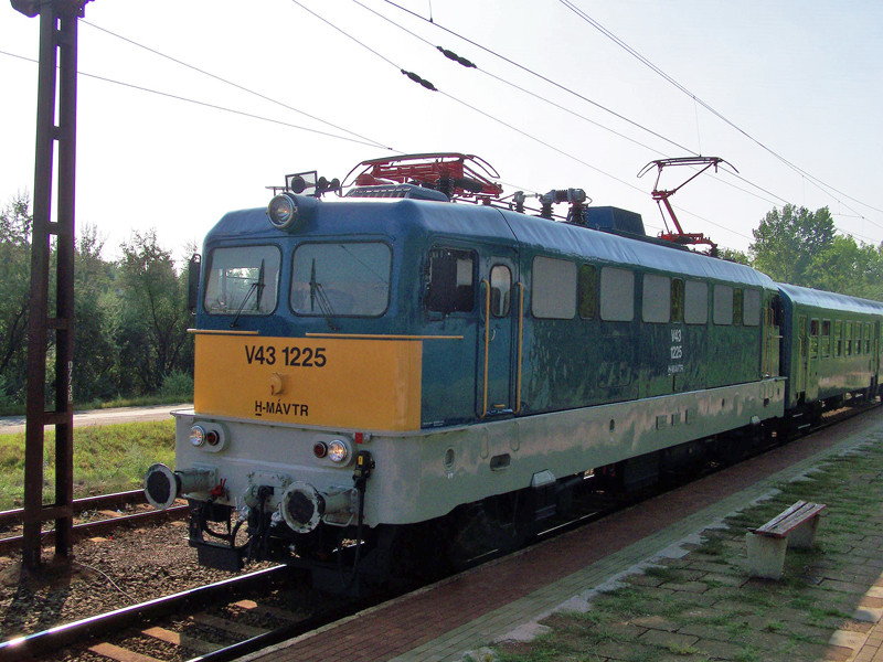 V43 - 1225 Csengele (2009.08.07)