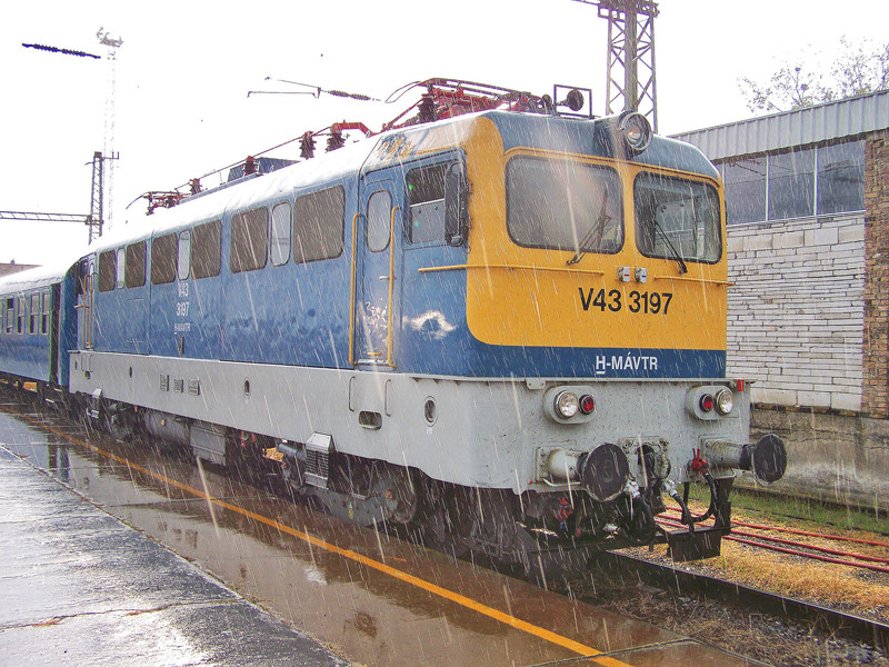 V43 - 3197 Dombóvár (2009.09.14).