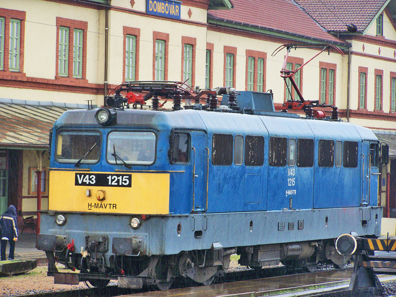 V43 - 1215 Dombóvár (2010.04.12).01.