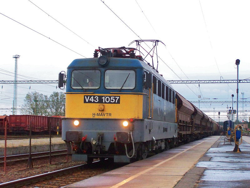 V43 - 1057 Dombóvár (2010.09.01)