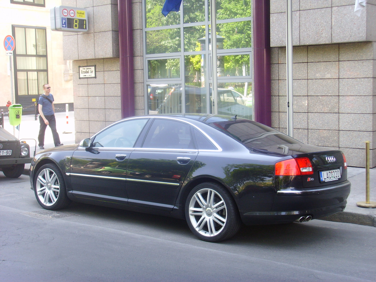 AUDI S8