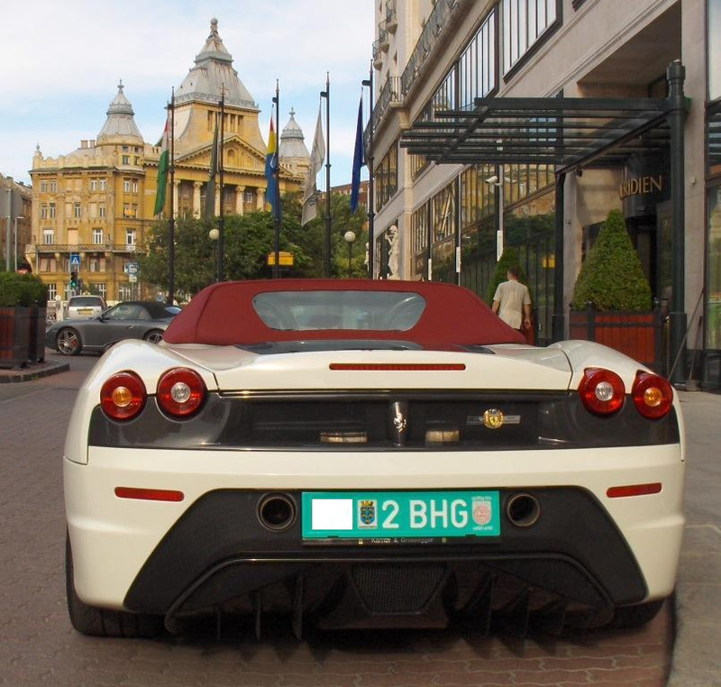 Ferrari Scuderia Spider 16M