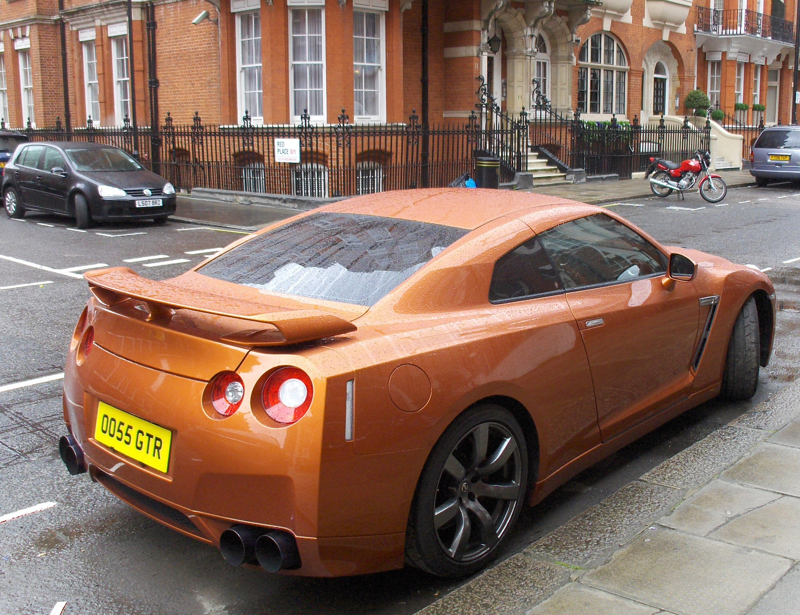 Nissan GT-R