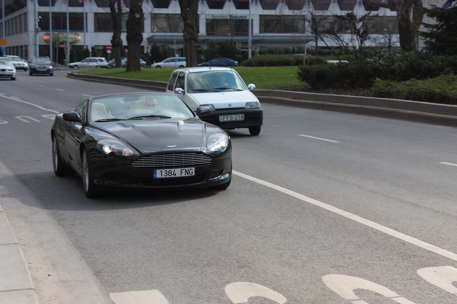 Aston Martin DB9 Volante