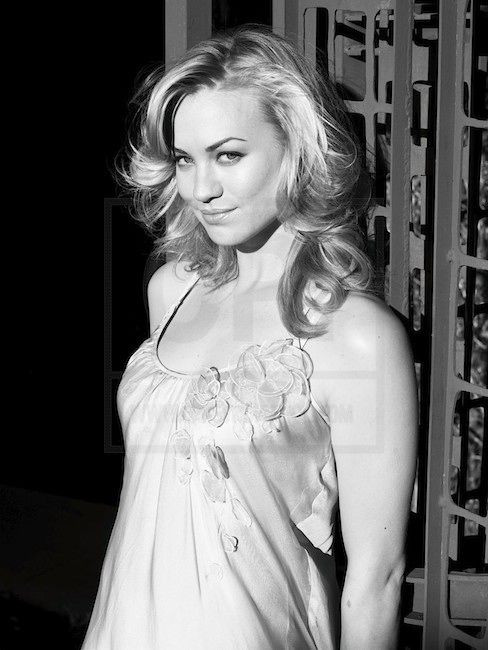 Yvonne Strahovski (19)