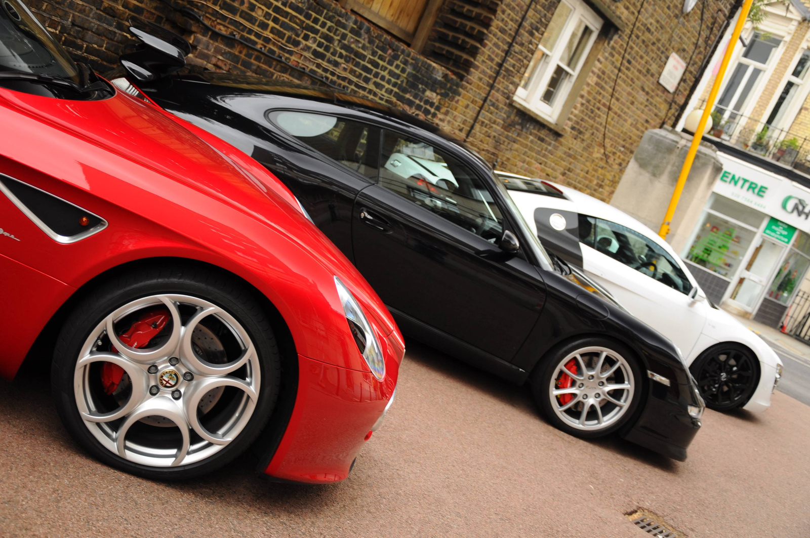 8C Competizione & 997 & R8 V10