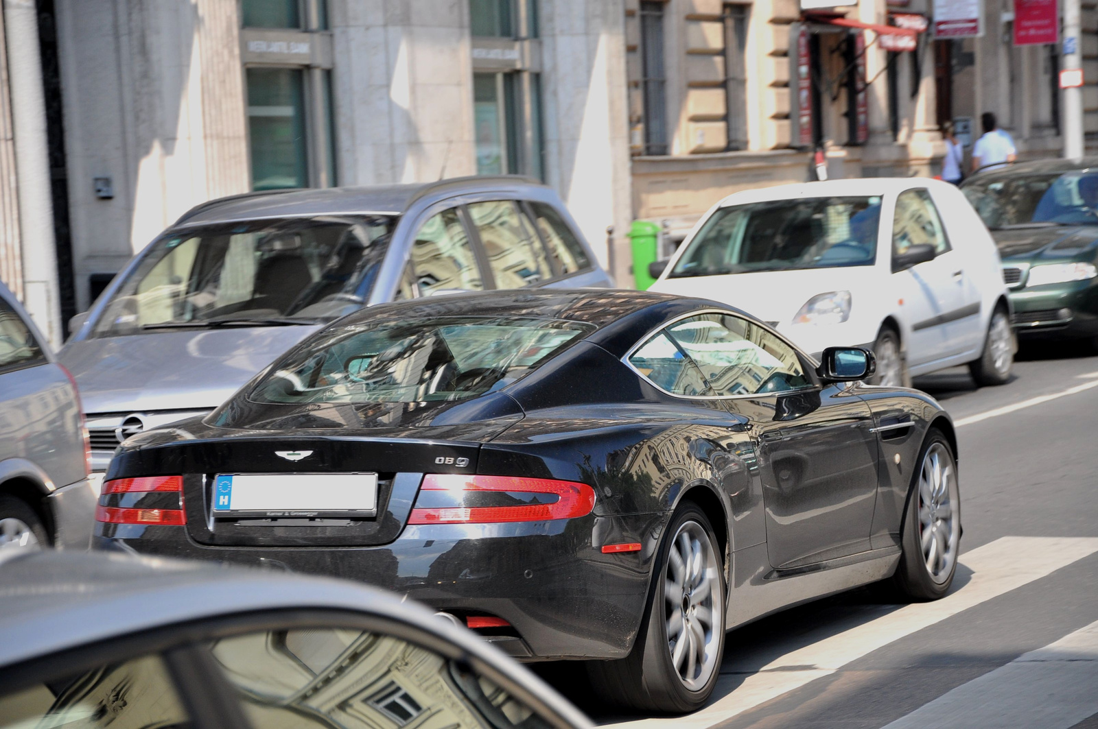 Aston Martin DB9 111