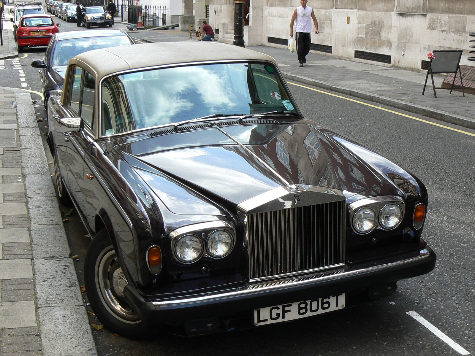 (1) Rolls-Royce Silver Shadow