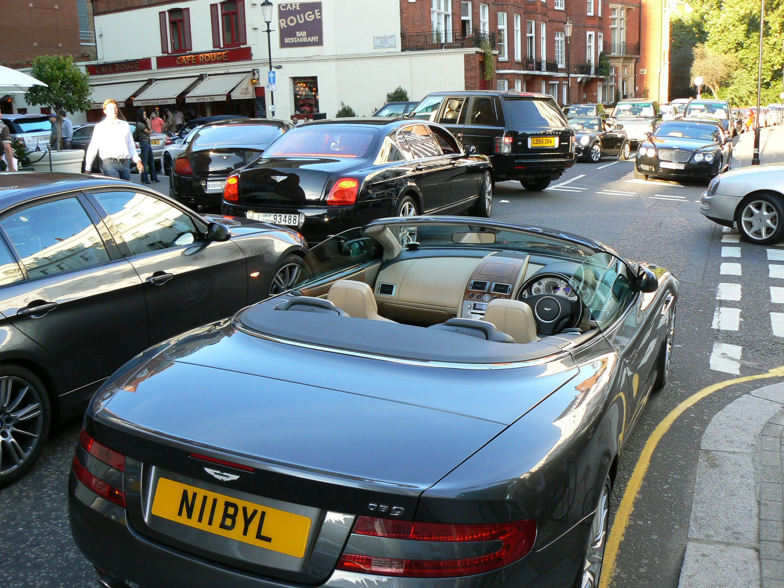 (1) Aston Martin DB9 Volante & Bentley Continental-ok