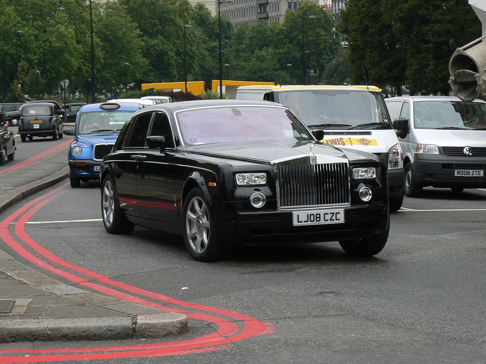 (2) Rolls-Royce Phantom