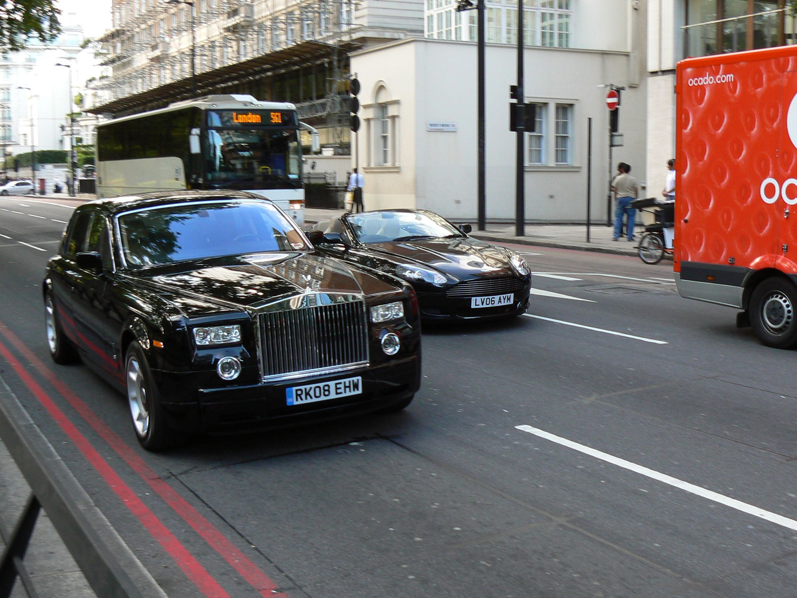 (3) RR Phantom & Aston Martin DB9 Volante