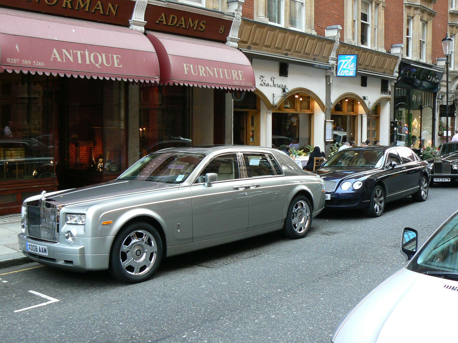 (6) Rolls-Royce Phantom & Bentley Flying Spur