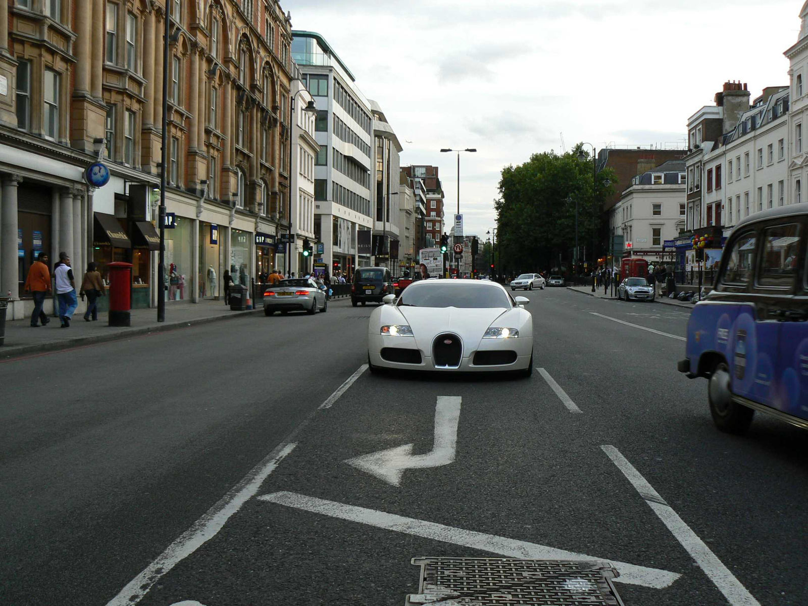 (6) Bugatti Veyron