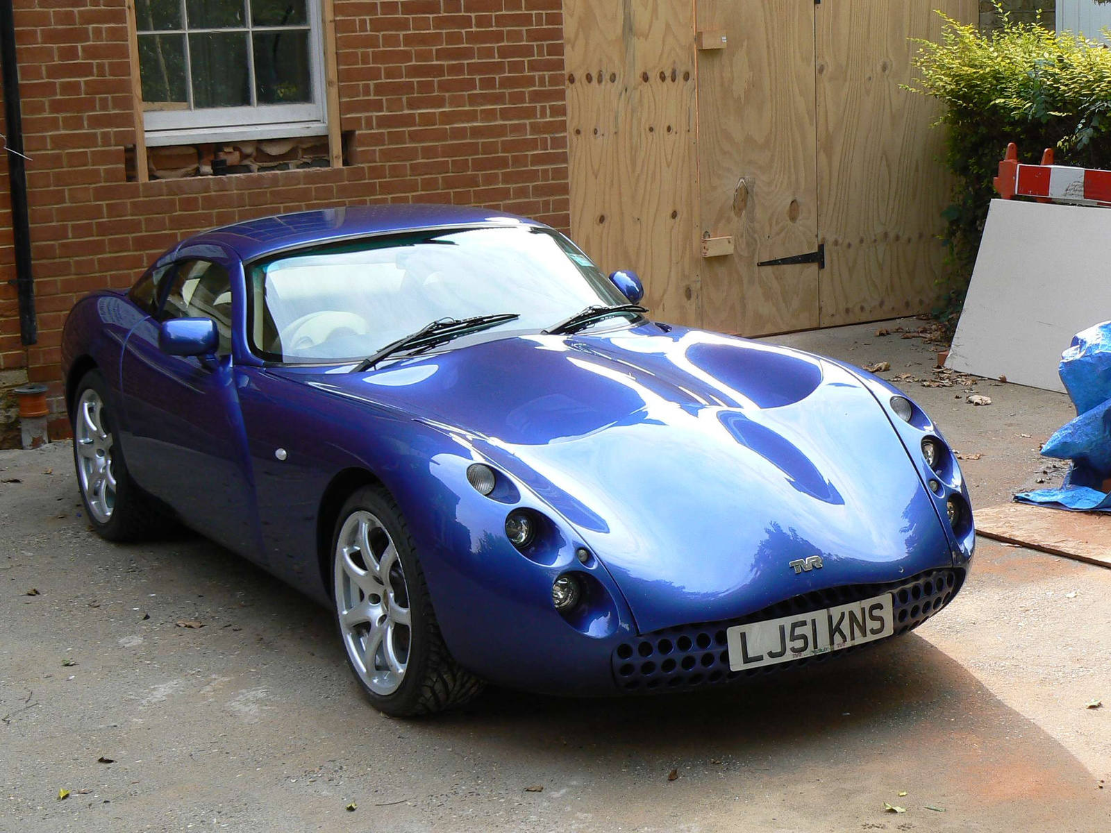 (8) TVR Tuscan