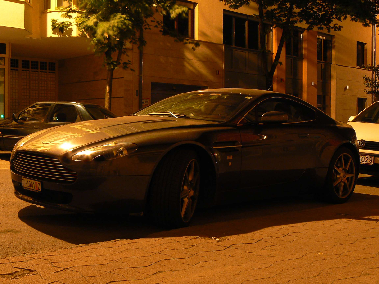 Aston Martin Vantage 038