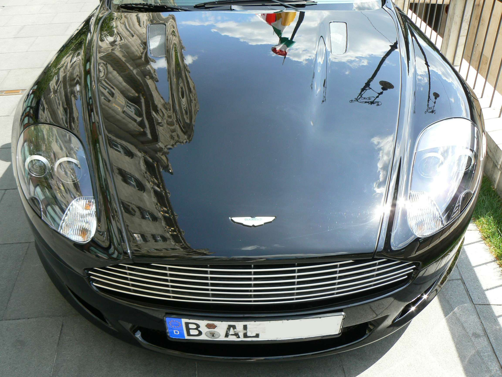 Aston Martin DB9 Volante 081