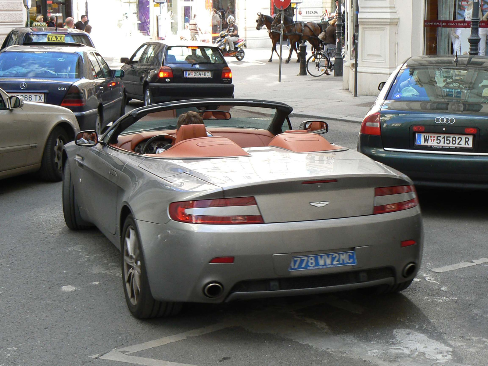 Aston Martin Vantage Roadster