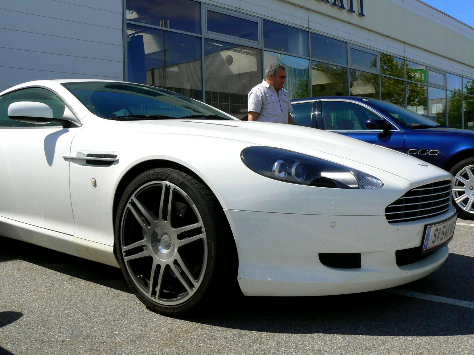 Aston Martin DB9