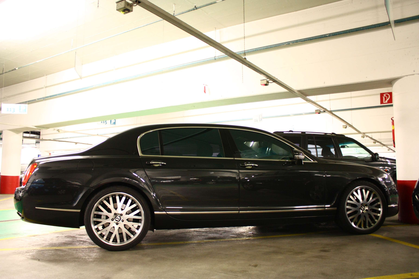 Bentley Continental Flying Spur (Kahn)