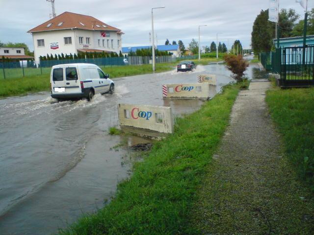 Úszunk! Majdnem! :)