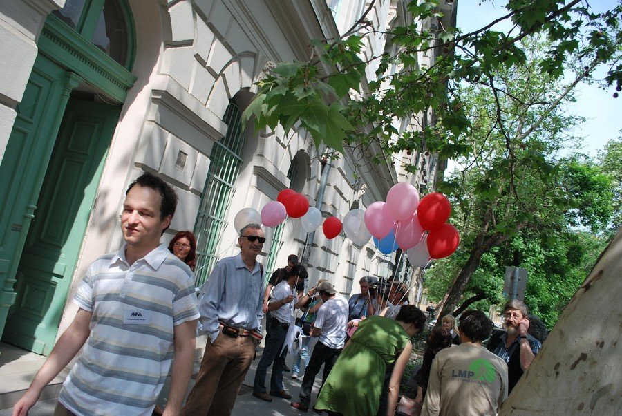 14Bakátstéri AVMdemo