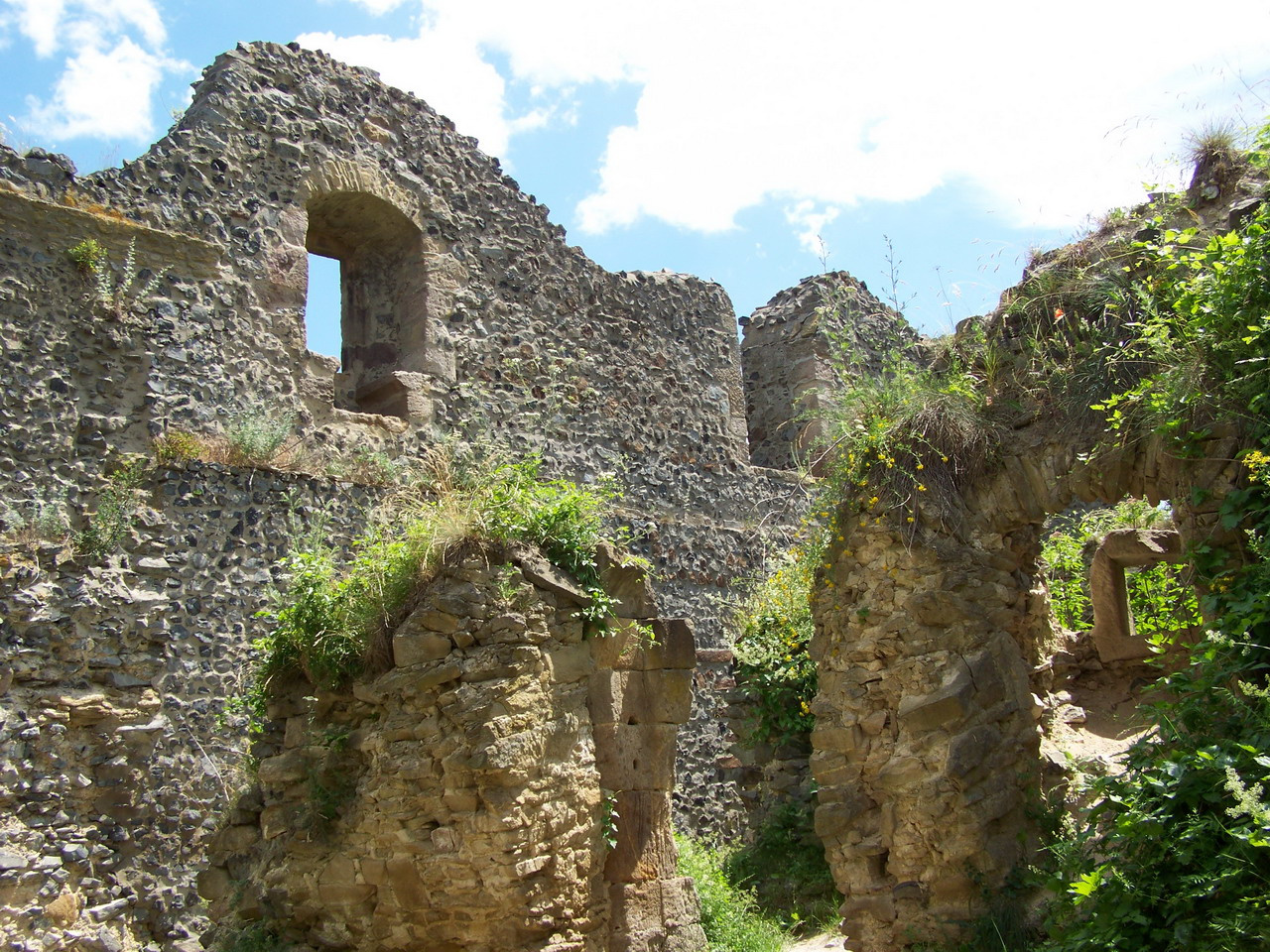 Somoskői vár, többszáz éve érintetlen lőrések