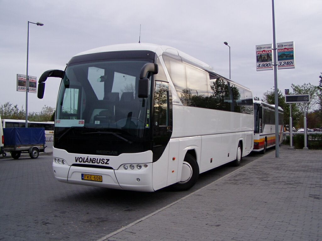 Neoplan-volánbusz-041114-03