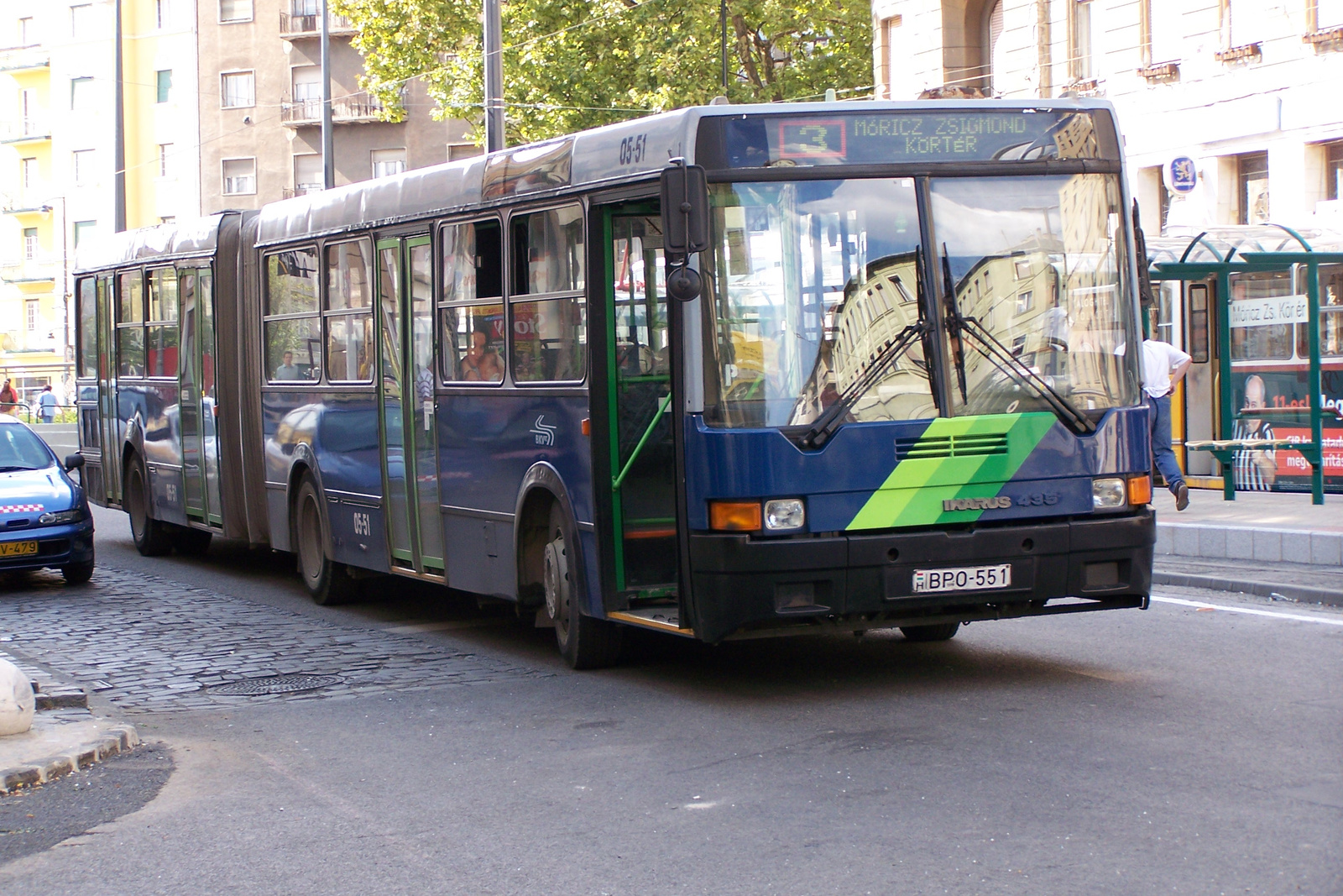Busz BPO-551-Móricz Zsigmond körtér