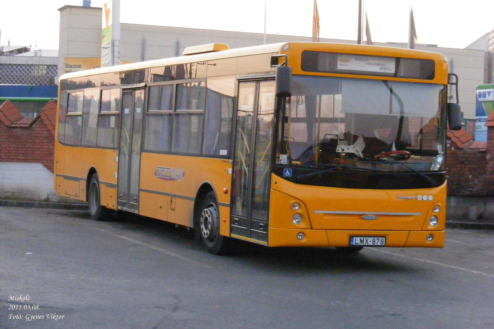 Ikarus 127-LMX-878