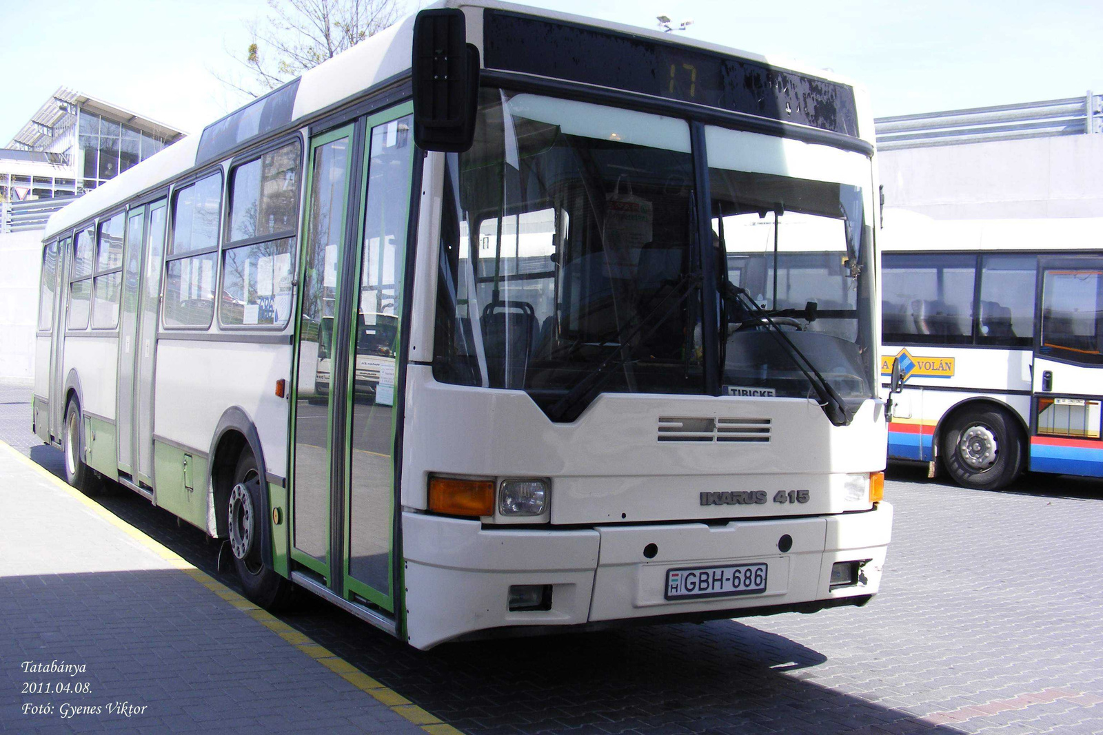 Ikarus 415-GBH-686 1